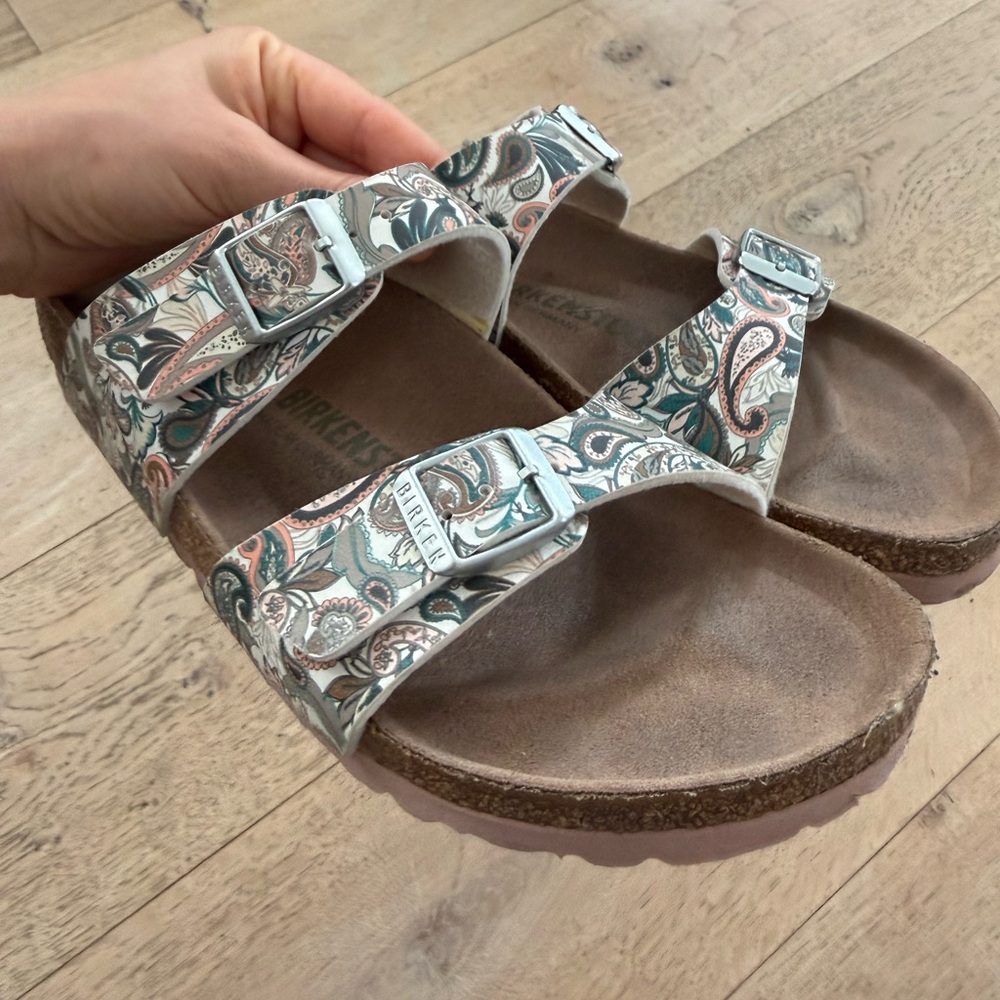 Birkenstock Vegan Floral Sandals - Picture 4 of 6